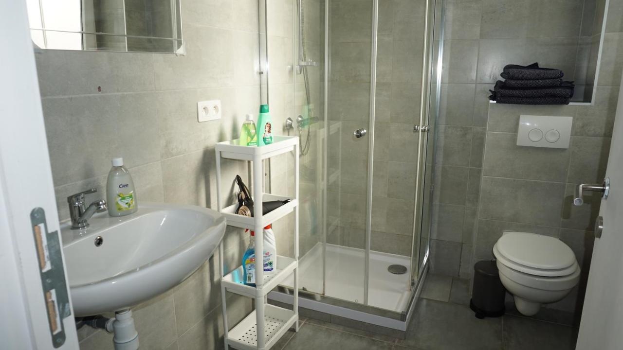 Roosevelt Apartments. Антверпен Екстериор снимка