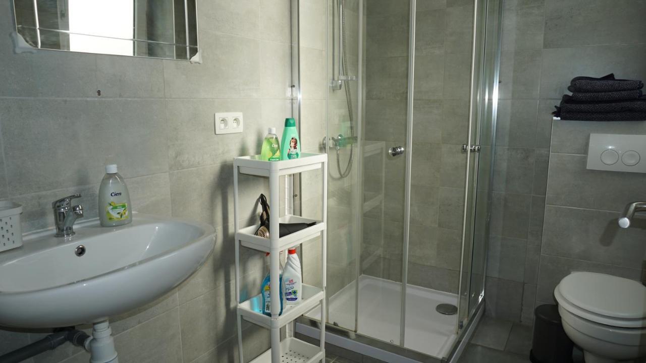 Roosevelt Apartments. Антверпен Екстериор снимка